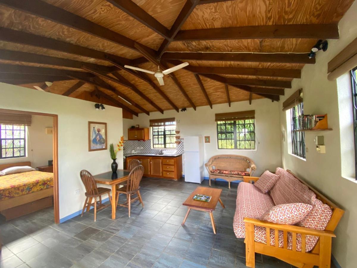 Sea Cliff Eco-Cottages & Gin Distillery Calibishie 外观 照片