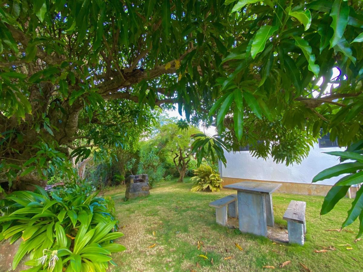 Sea Cliff Eco-Cottages & Gin Distillery Calibishie 外观 照片