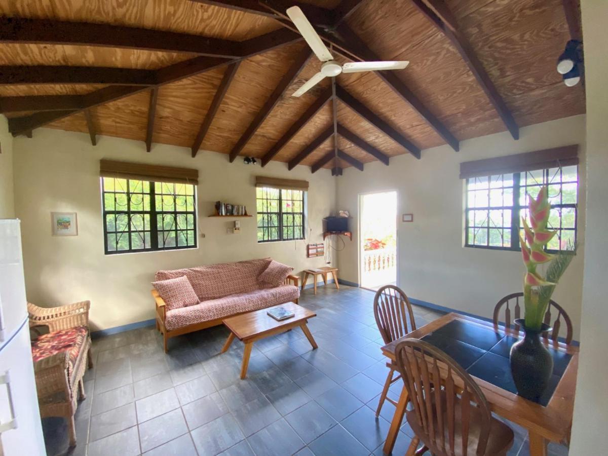 Sea Cliff Eco-Cottages & Gin Distillery Calibishie 外观 照片