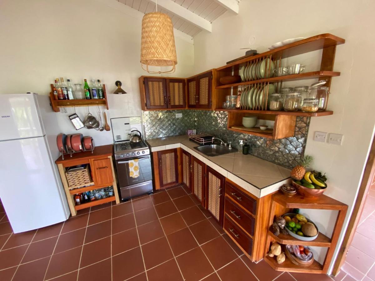 Sea Cliff Eco-Cottages & Gin Distillery Calibishie 外观 照片